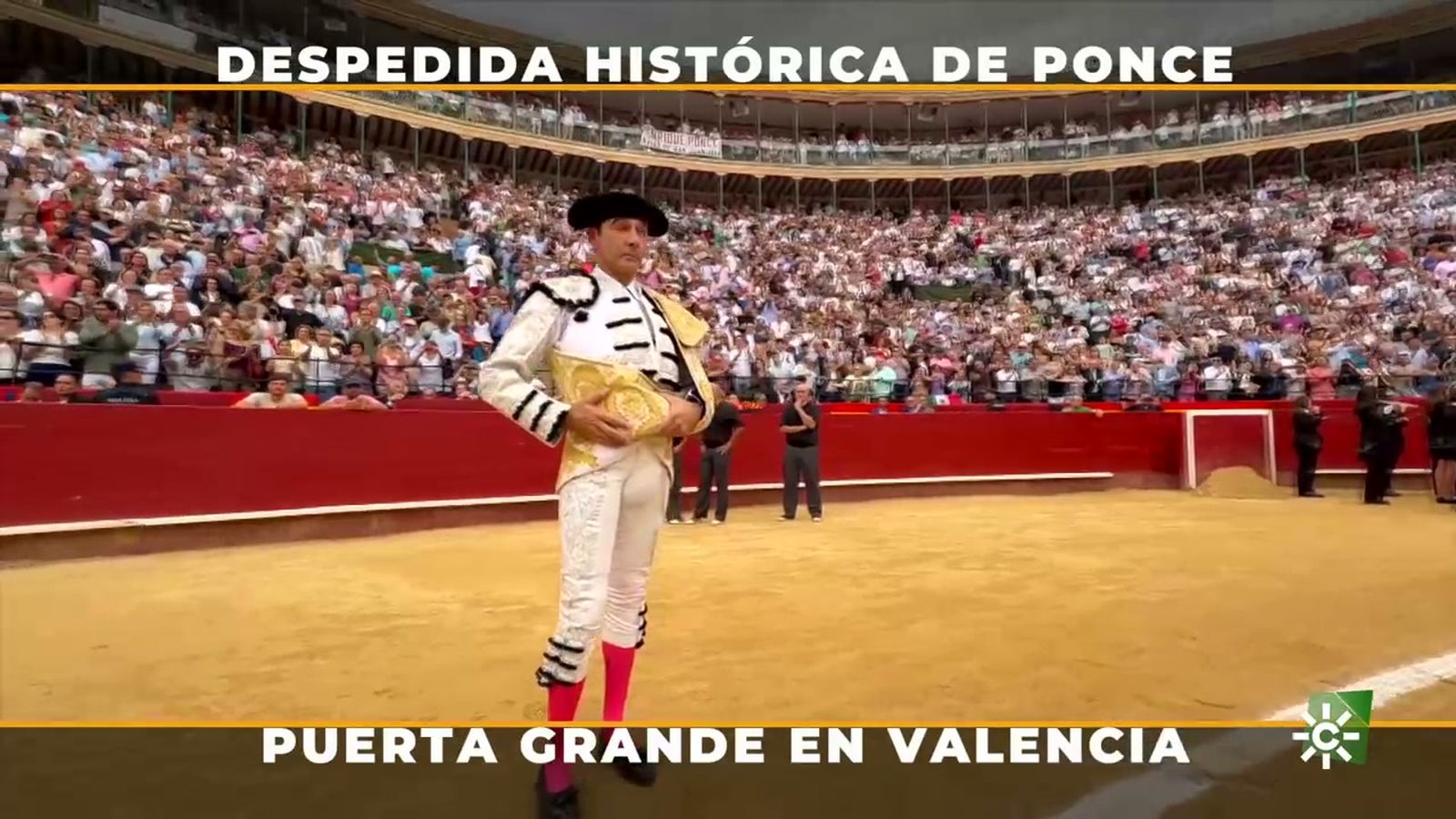 El catedrático Enrique Ponce se retira por la Puerta Grande en su plaza de Valencia