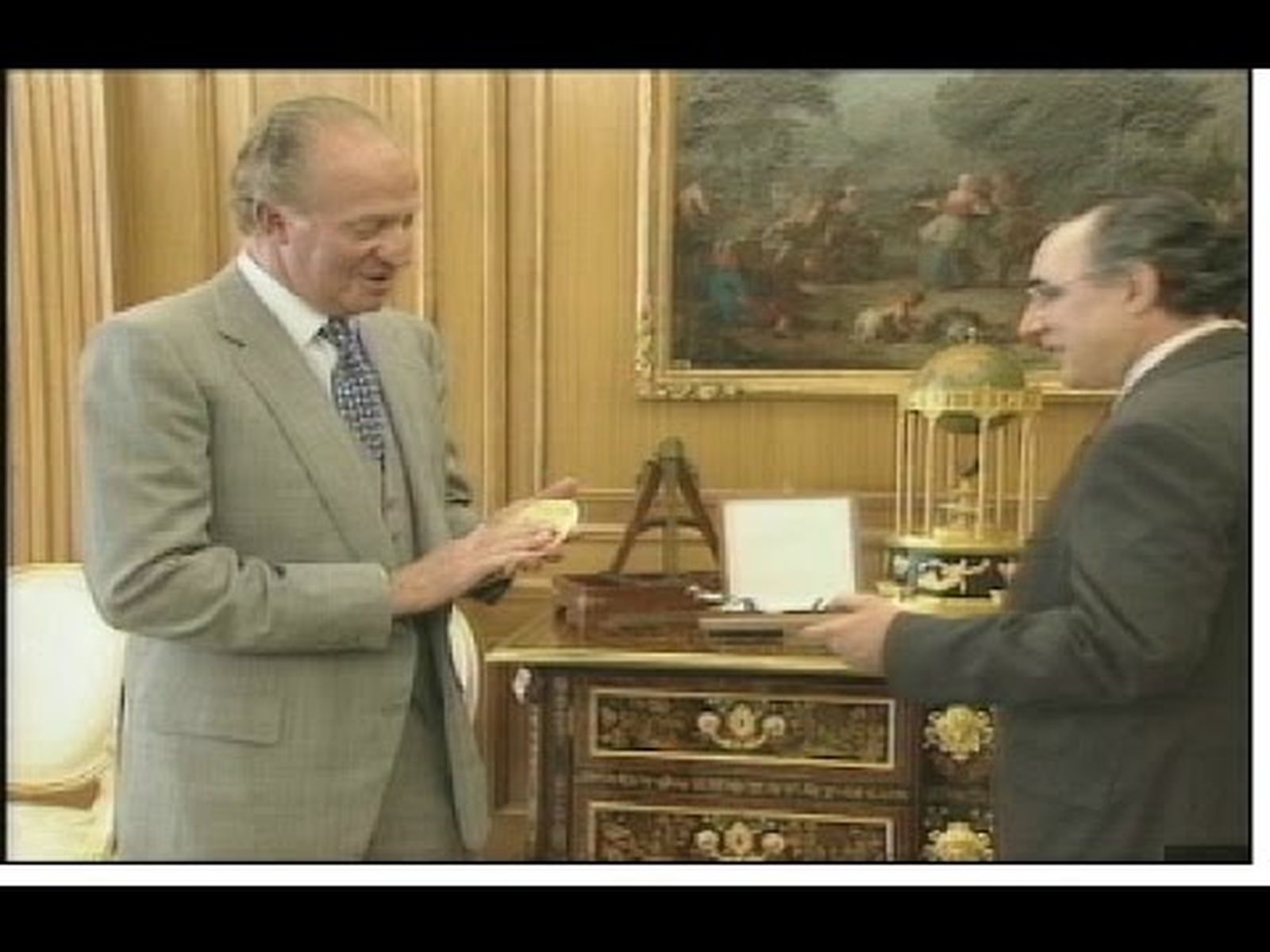 Juan Carlos I primera Medalla de Oro del Parlamento andaluz