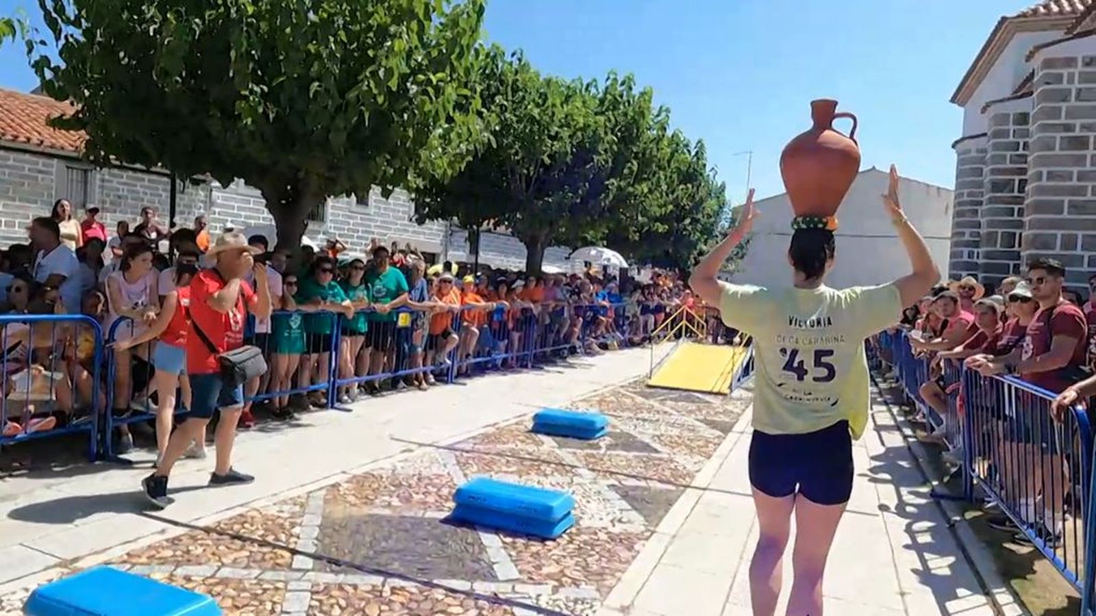 Andalucía de Fiesta Olimpiadas Rurales Búcaro Detalle