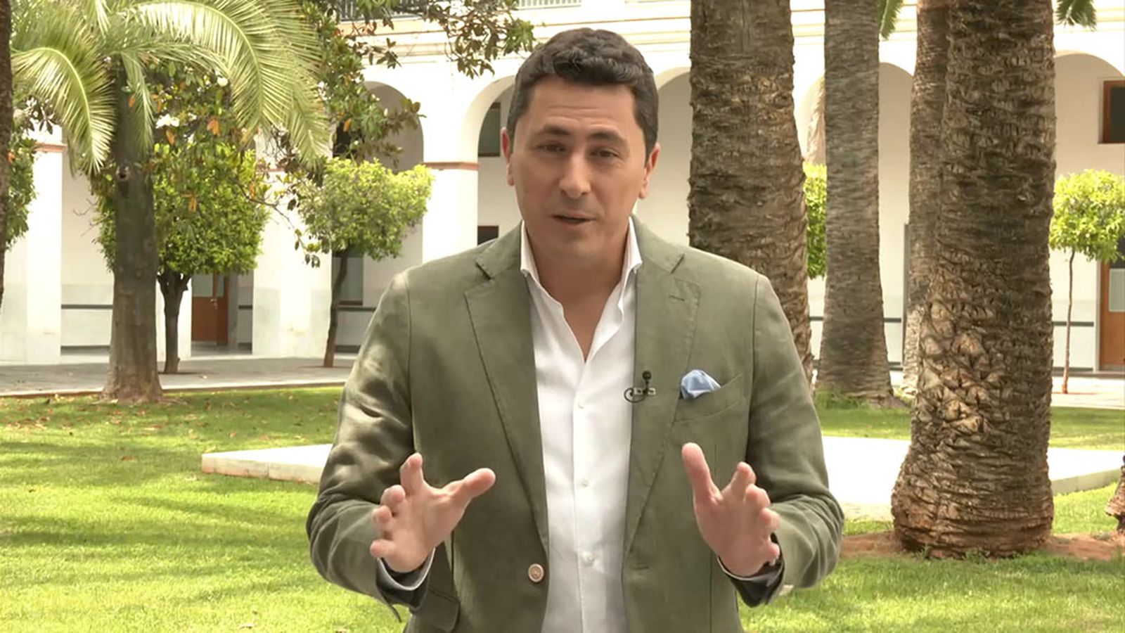 Manuel Jesús Montes, presentador del programa Parlamento