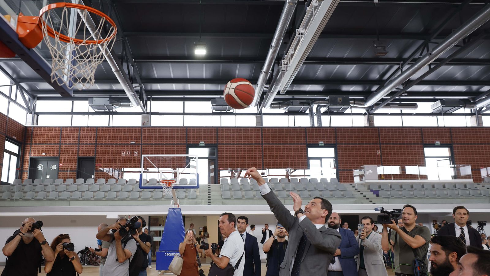 Foto Moreno inauugración centro deportivo