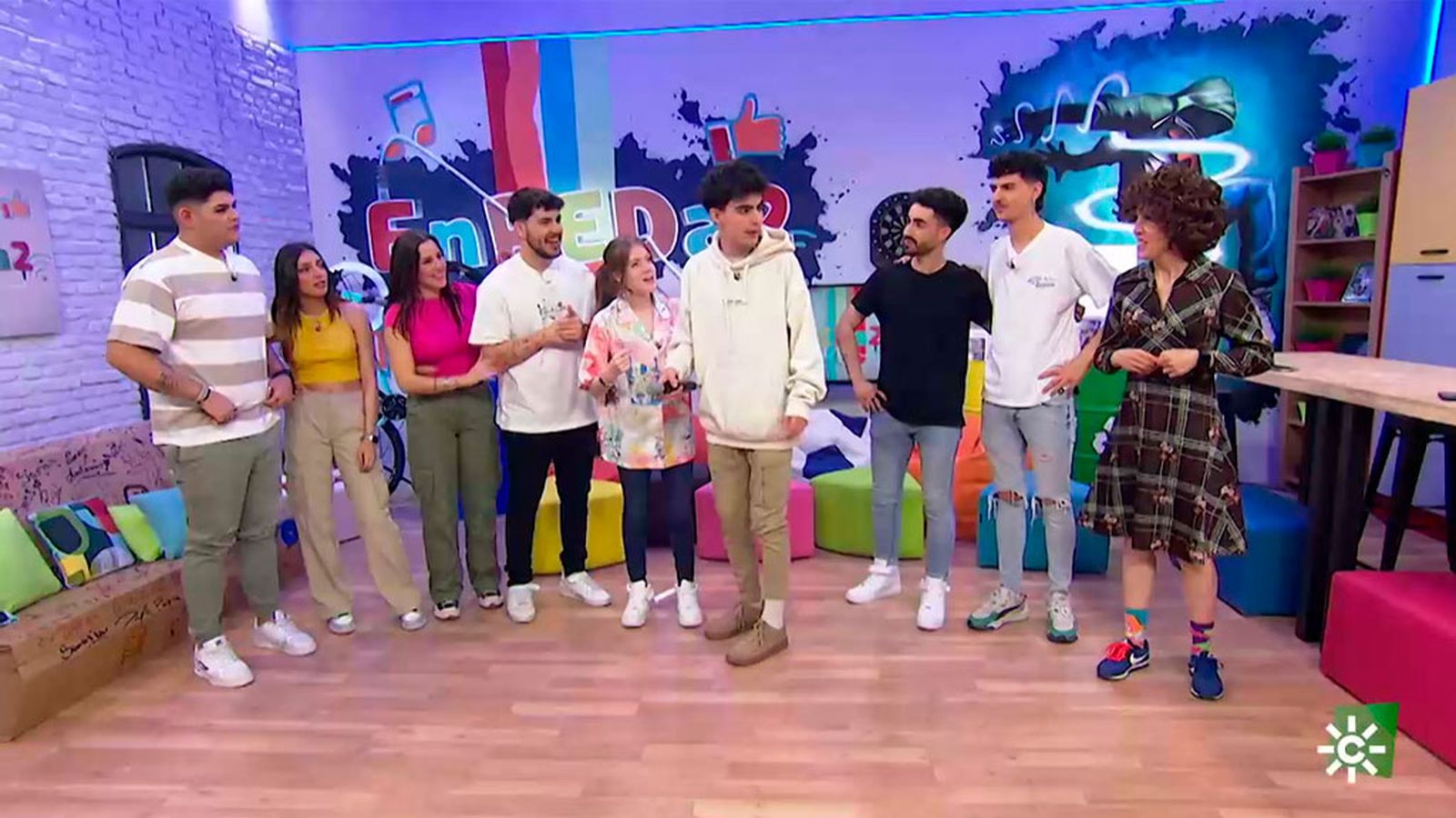 Charlie USG nos canta el tema 'Estamos a un beso'