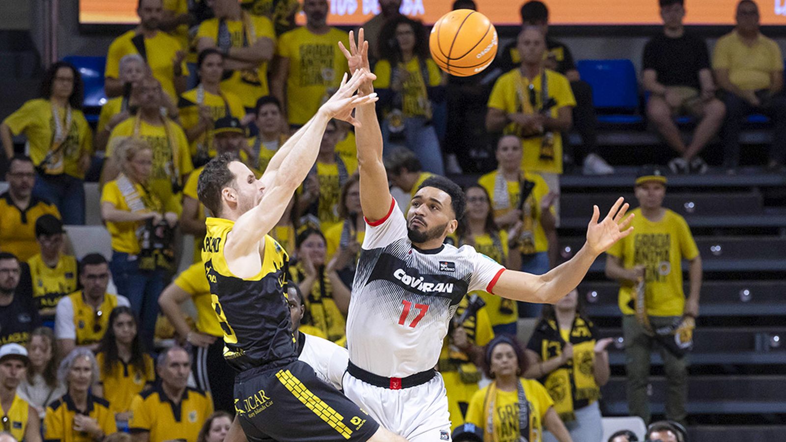 Gran partido del Covirán Granada, que cayó al final ante el Tenerife