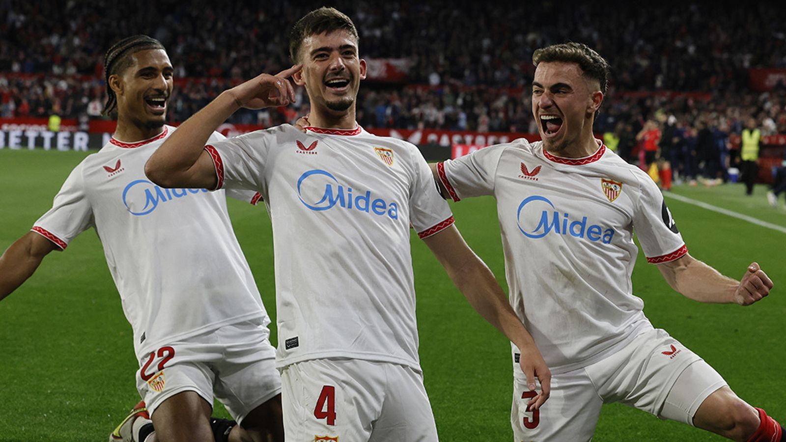 Kike Salas marca para el Sevilla