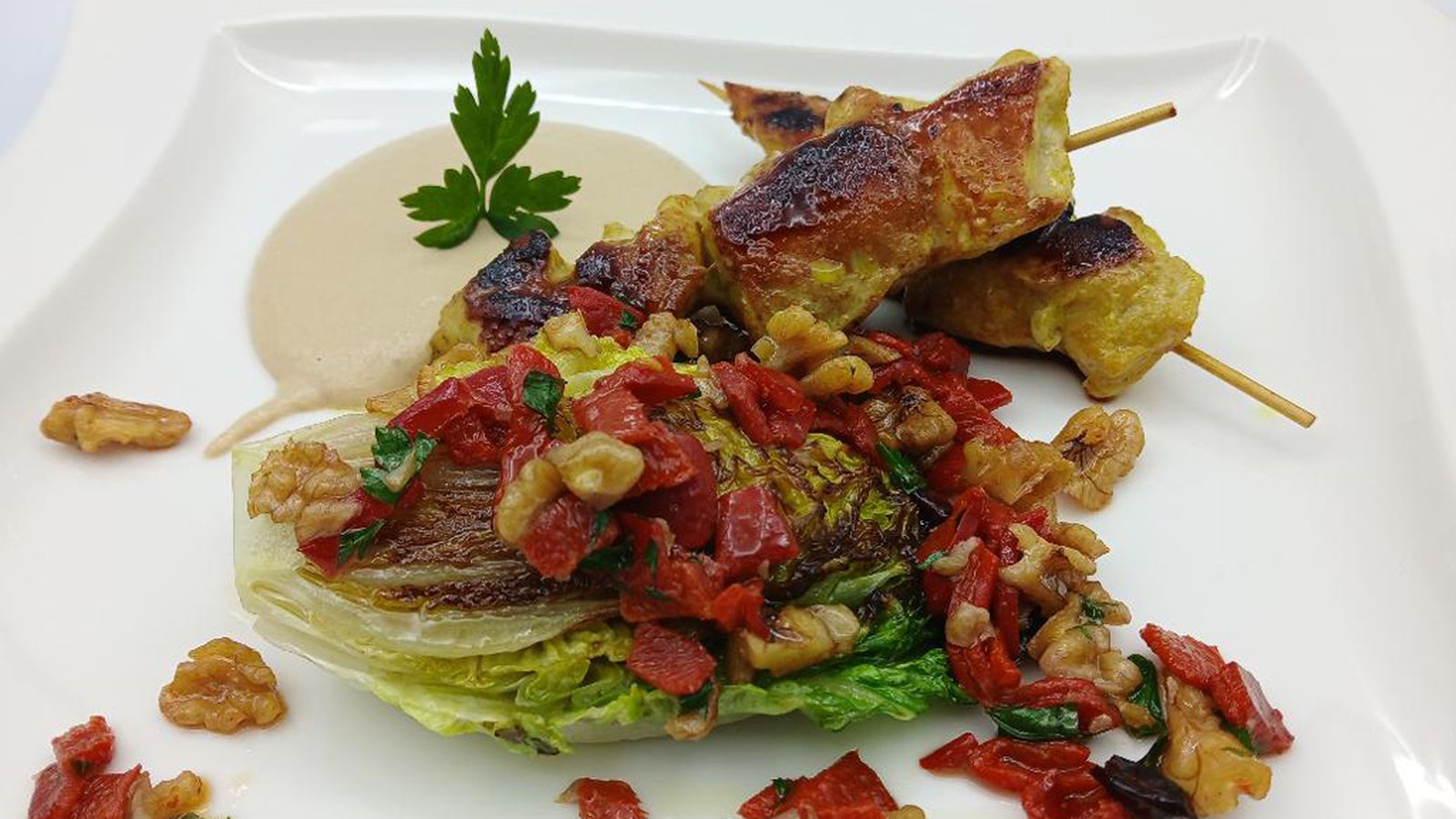 Cómetelo: Brochetas de pollo y cogollos aliñados 12 marzo 2025 PROMO