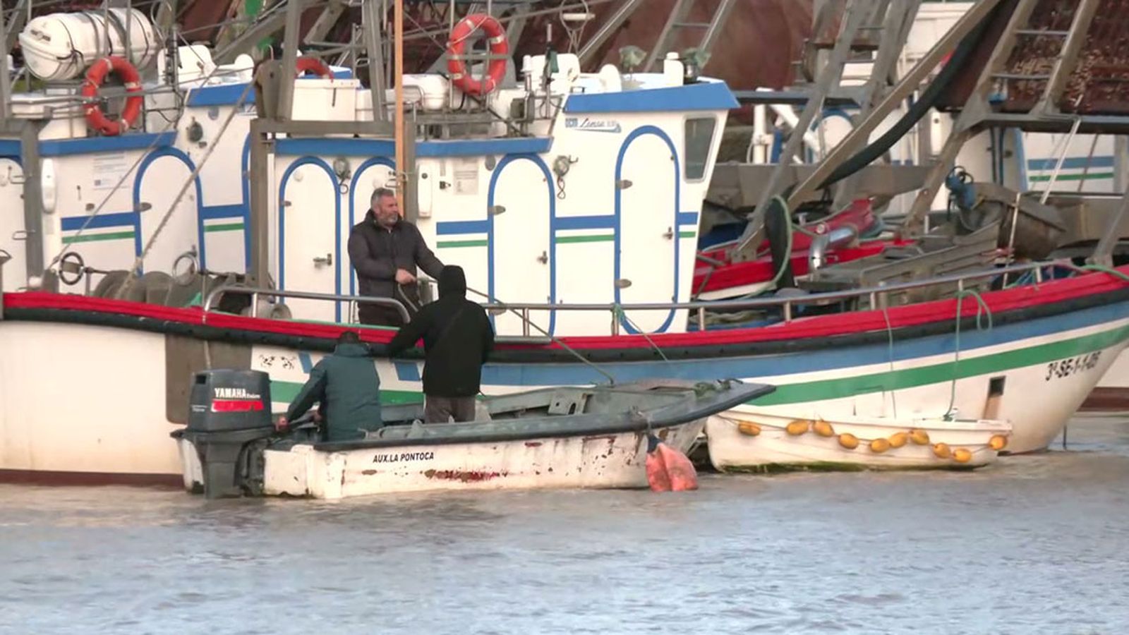 La flota pesquera andaluza vuelve a faenar tras dos meses de parada forzosa