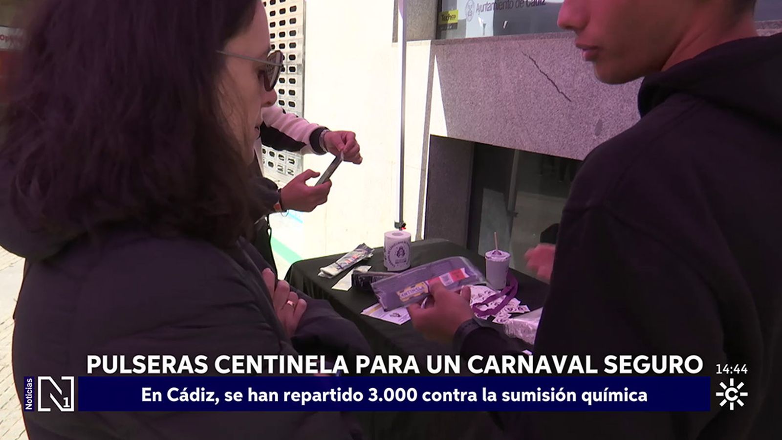 Pulseras contra sumisi´`on química en Cádiz