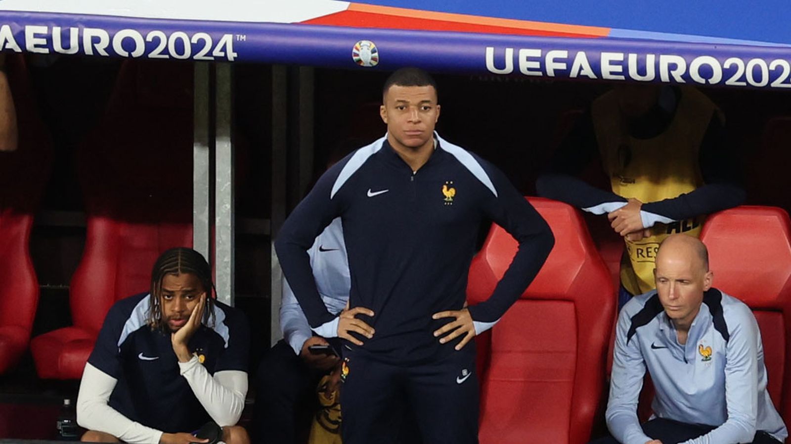 Mbappé en el banquillo Eurocopa Francia