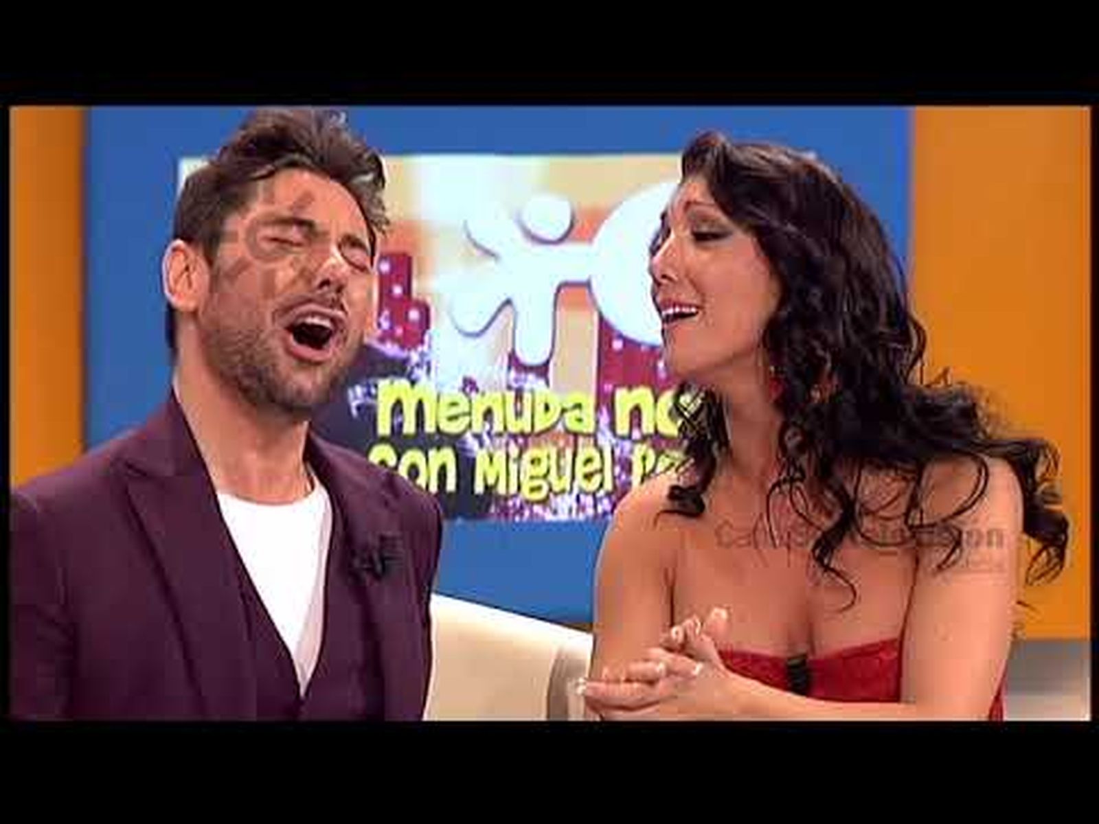 Miguel Poveda y Joana Jiménez cantan juntos en el programa de Juan Y Medio