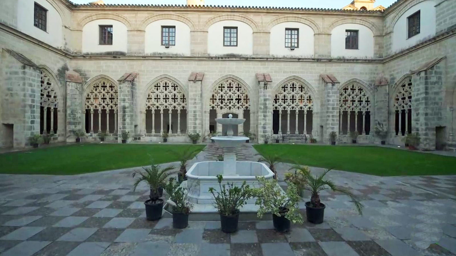 Desmontando Andalucía 1024x576 Jerez patio convento dominicos