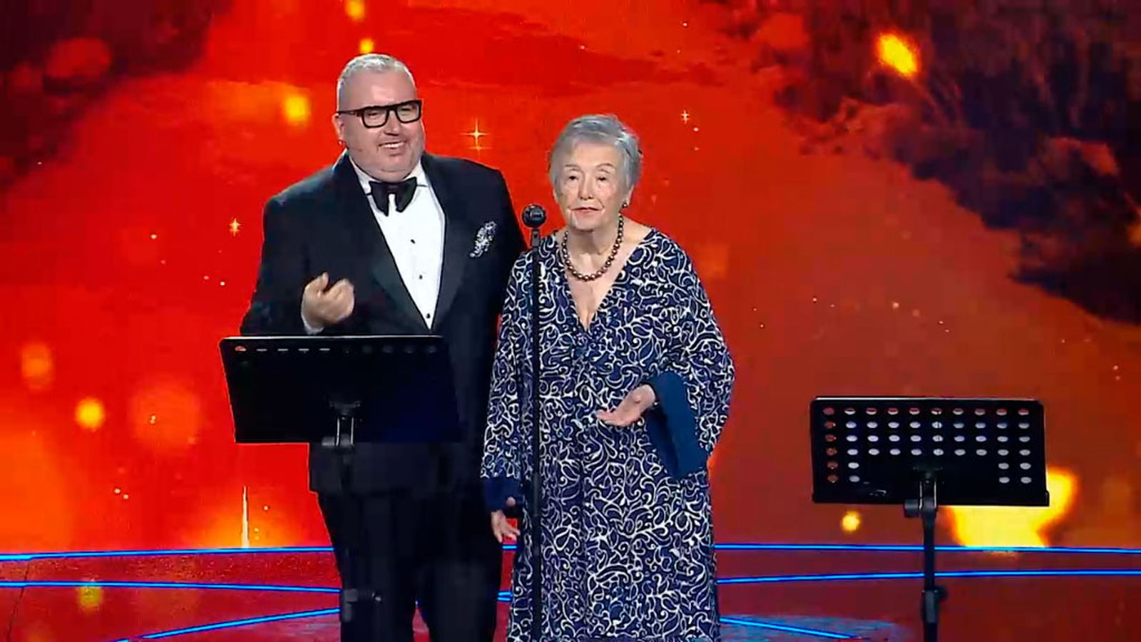 María Galiana y Luis Santana interpretan 'Cantares' del recital 'Yo voy soñando caminos'