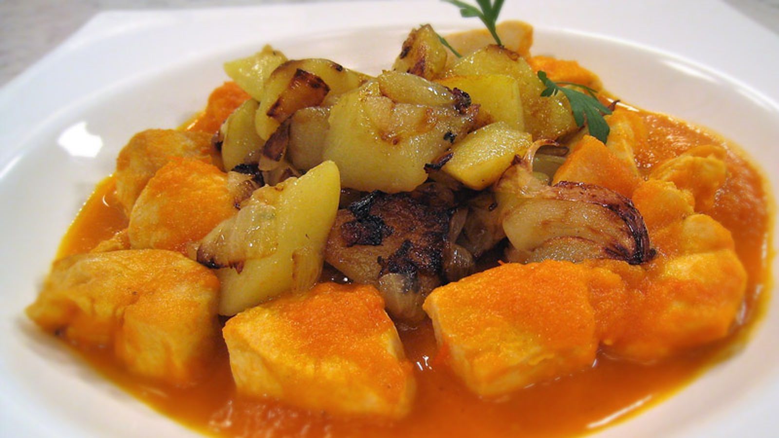 800x450 Cómetelo (pollo con tomate)