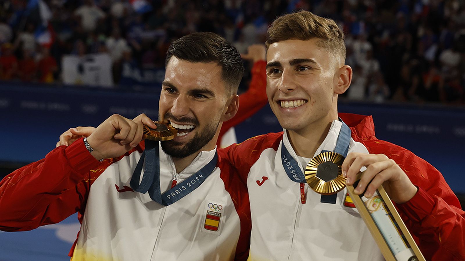 Fermín y Alex Baena con sus medallas