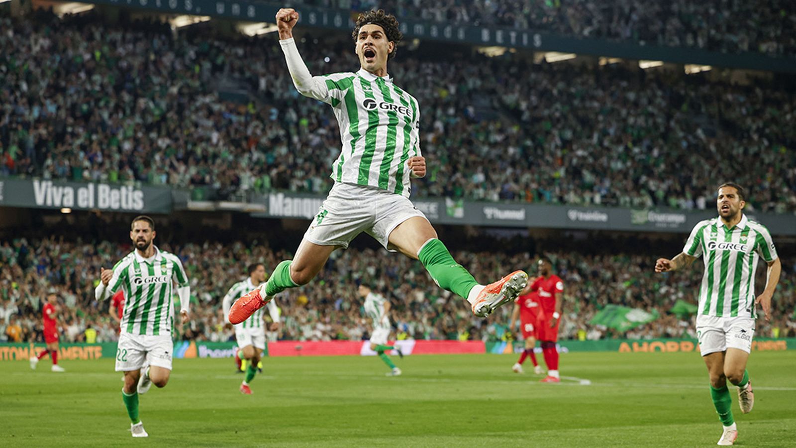 Gol de Cardoso para el Betis ante el Sevilla