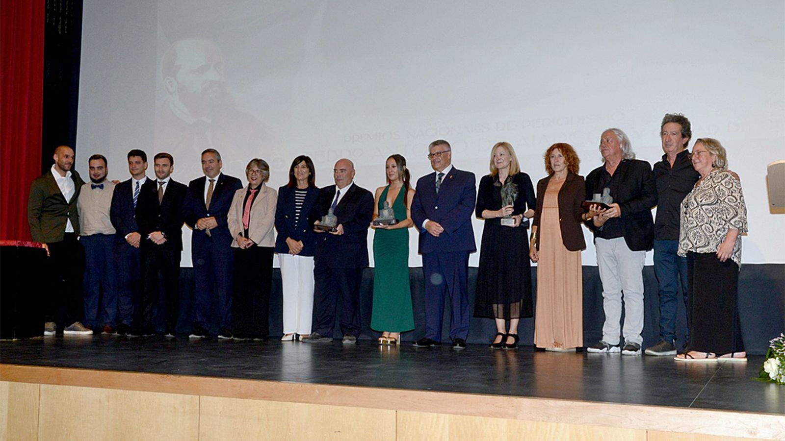 REPORTEROS PREMIO 3