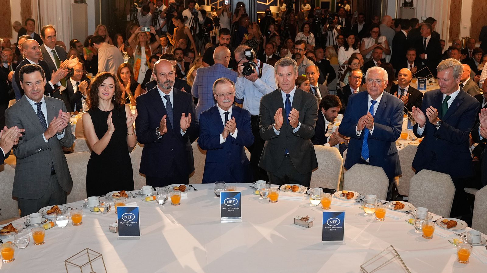 Hasta 12 dirigentes del PP arropan al presidente de Ceuta.