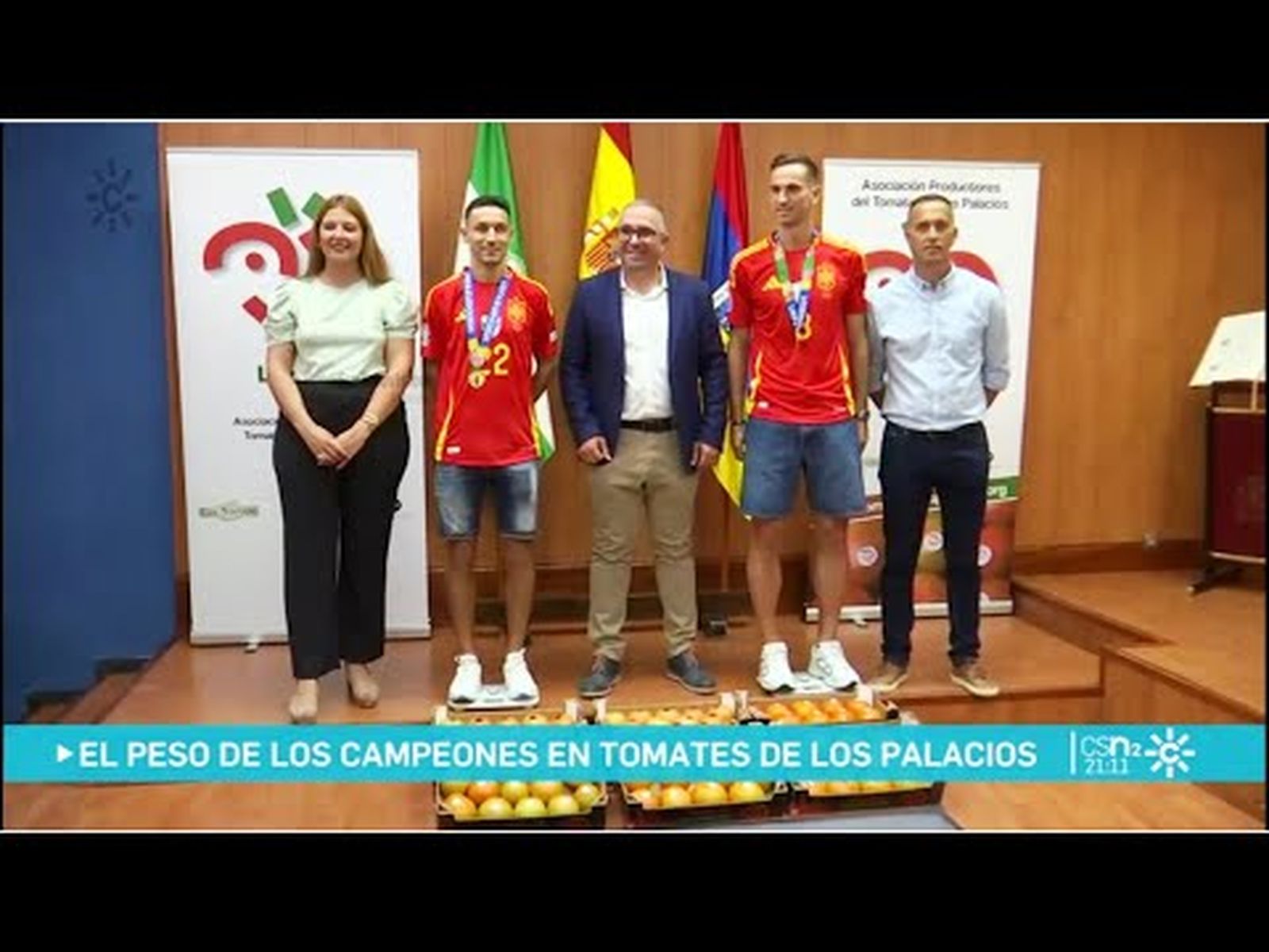 Futbolistas de la selección española homenajeados en Los Palacios (Sevilla)