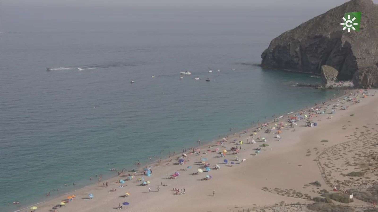 Las playas de Carboneras están marcadas por el faro más alto de España