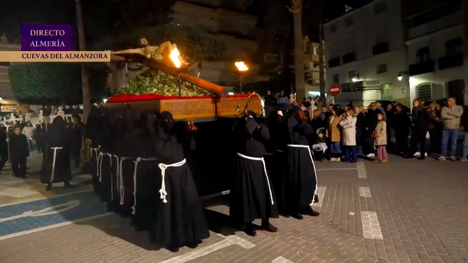 El Cristo del Perdón impone recogimiento en Cuevas de Almanzora