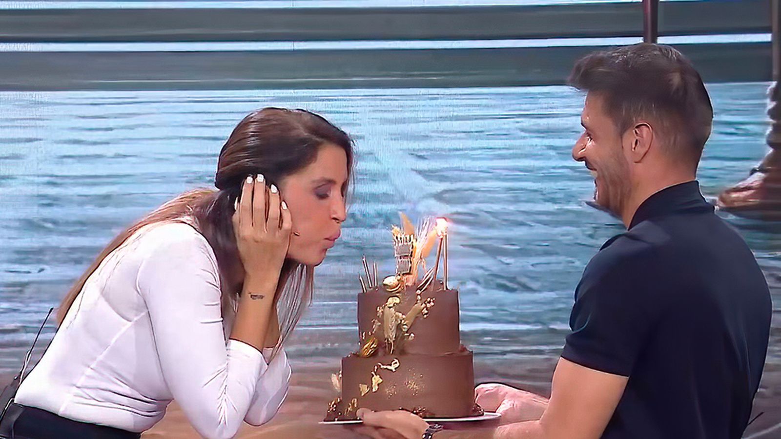El futbolista Joaquín sorprende a Susana Saborido el día de su cumpleaños