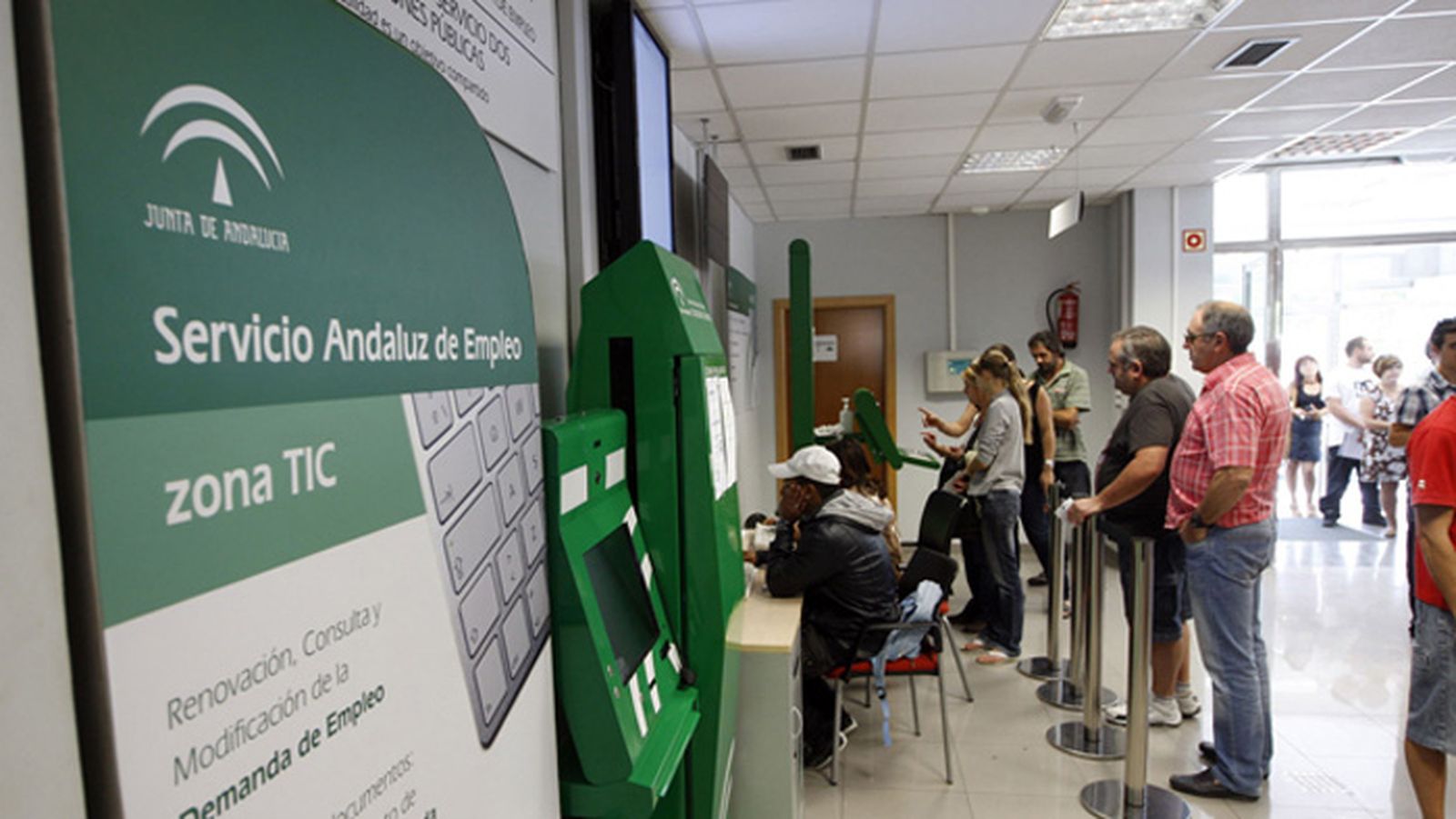 oficina paro Andalucia 700