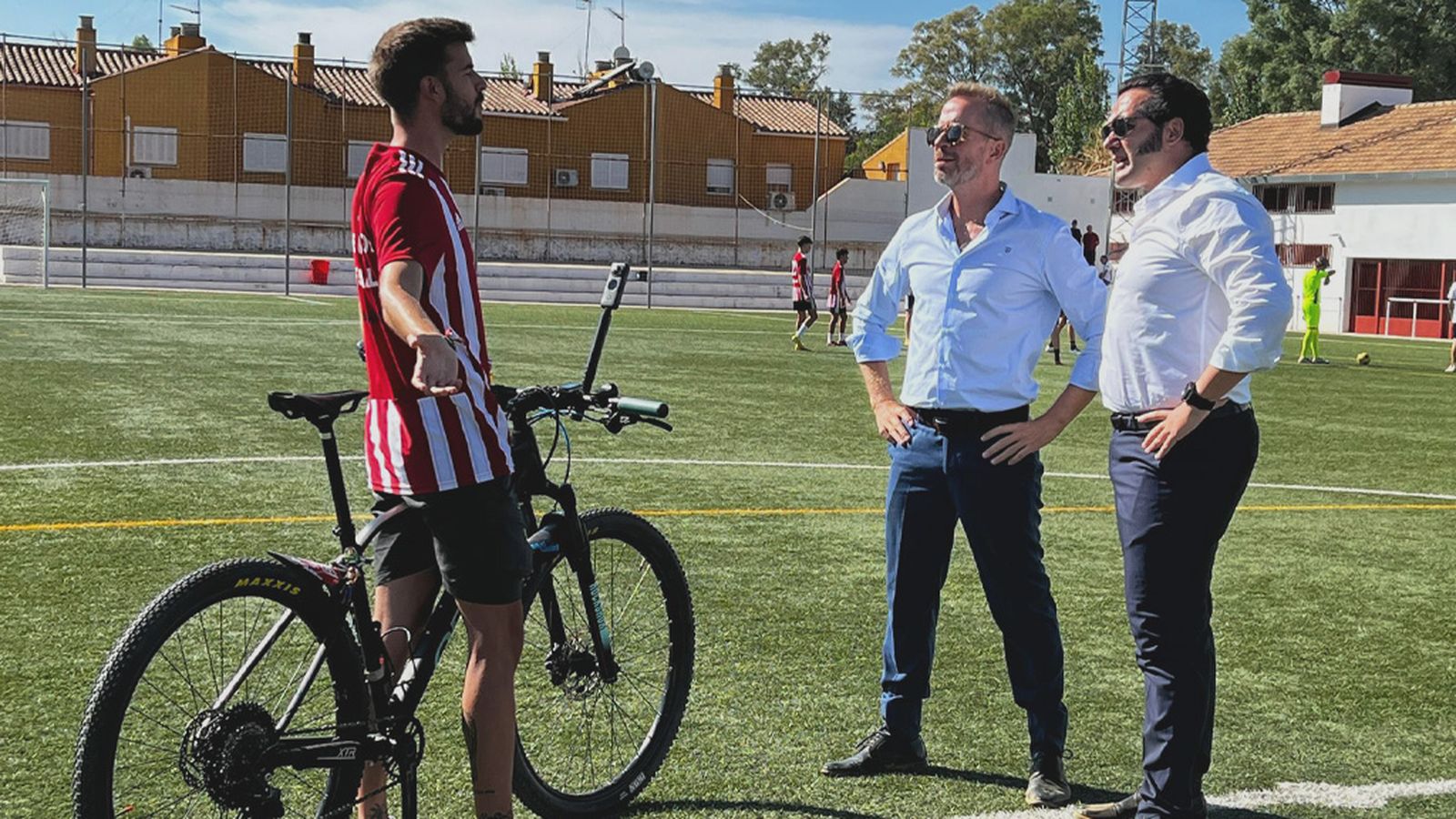 Entre compadres estreno temporada 1024