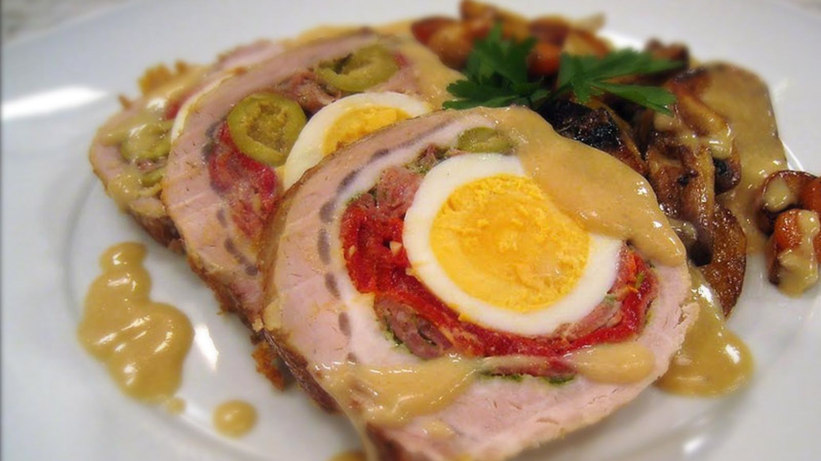 800x450 Cómetelo (Lomo relleno en leche)