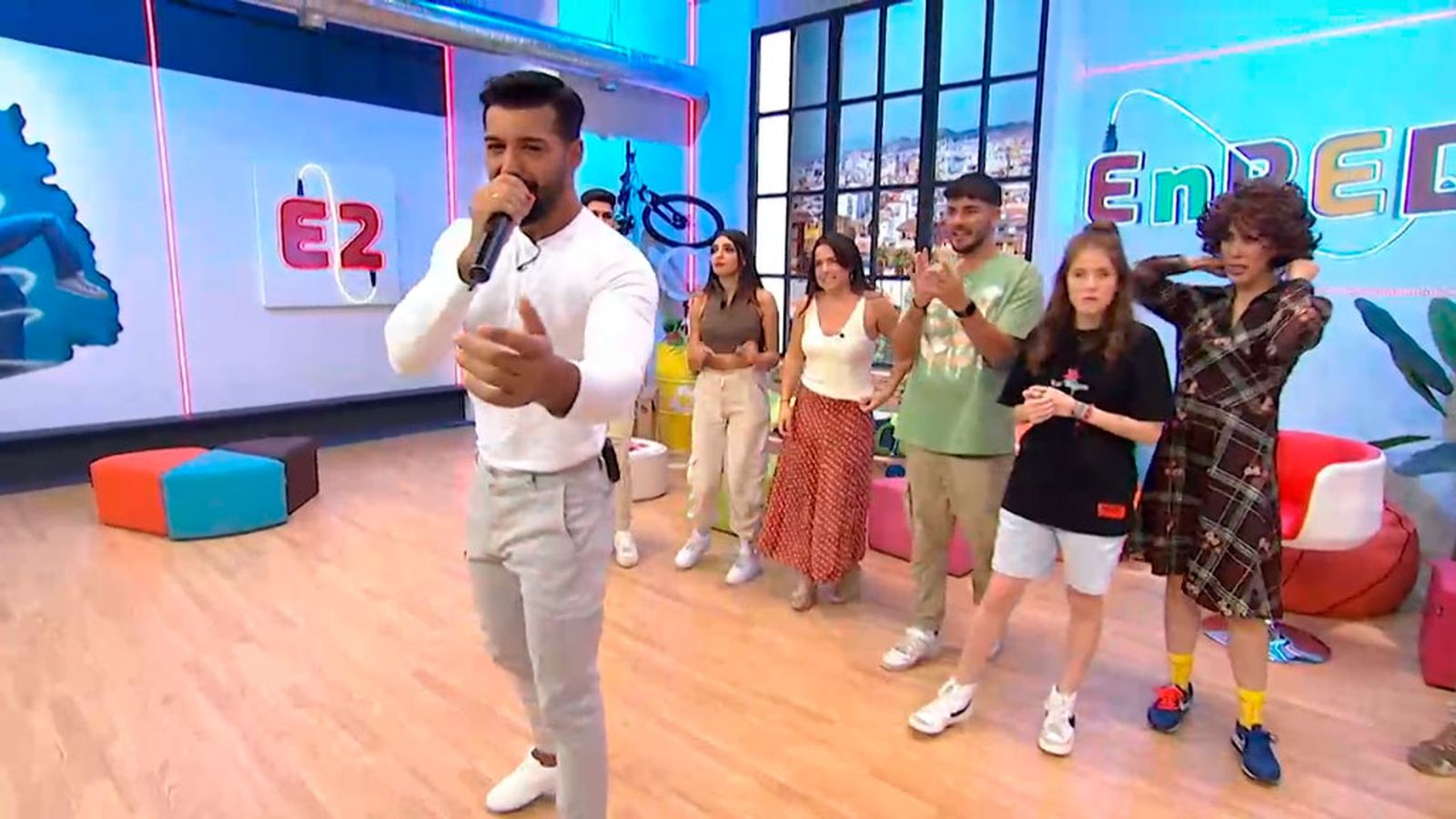Jorge González nos pone a bailar con su tema 'Agüita'