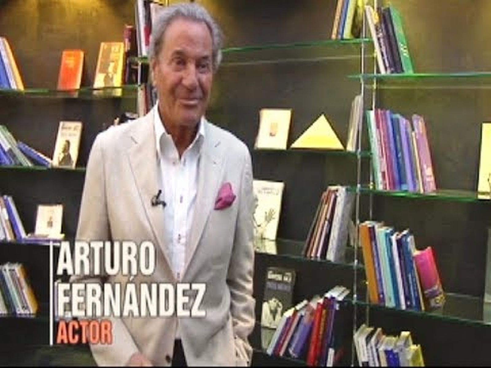 El actor Arturo Fernández y la lectura