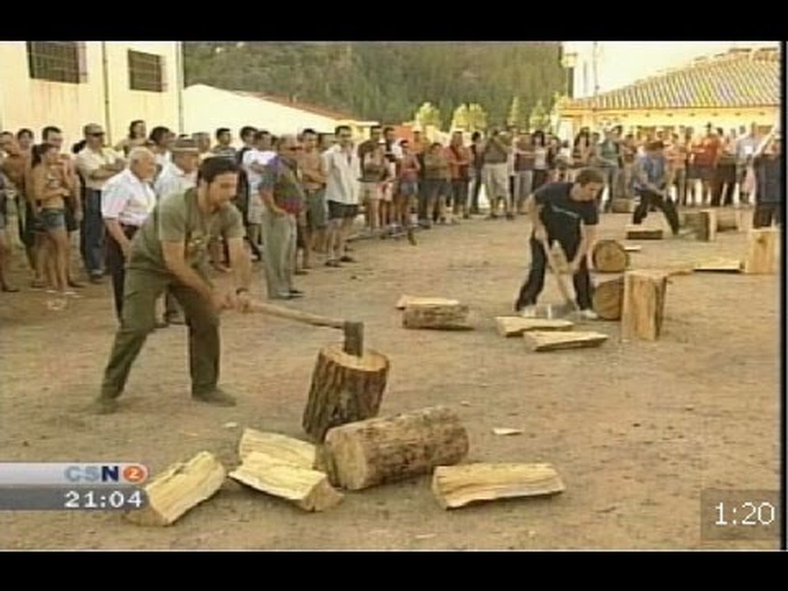 Raja de leña en Coto Ríos (Jaén) por las fiestas de Santiago Apóstol