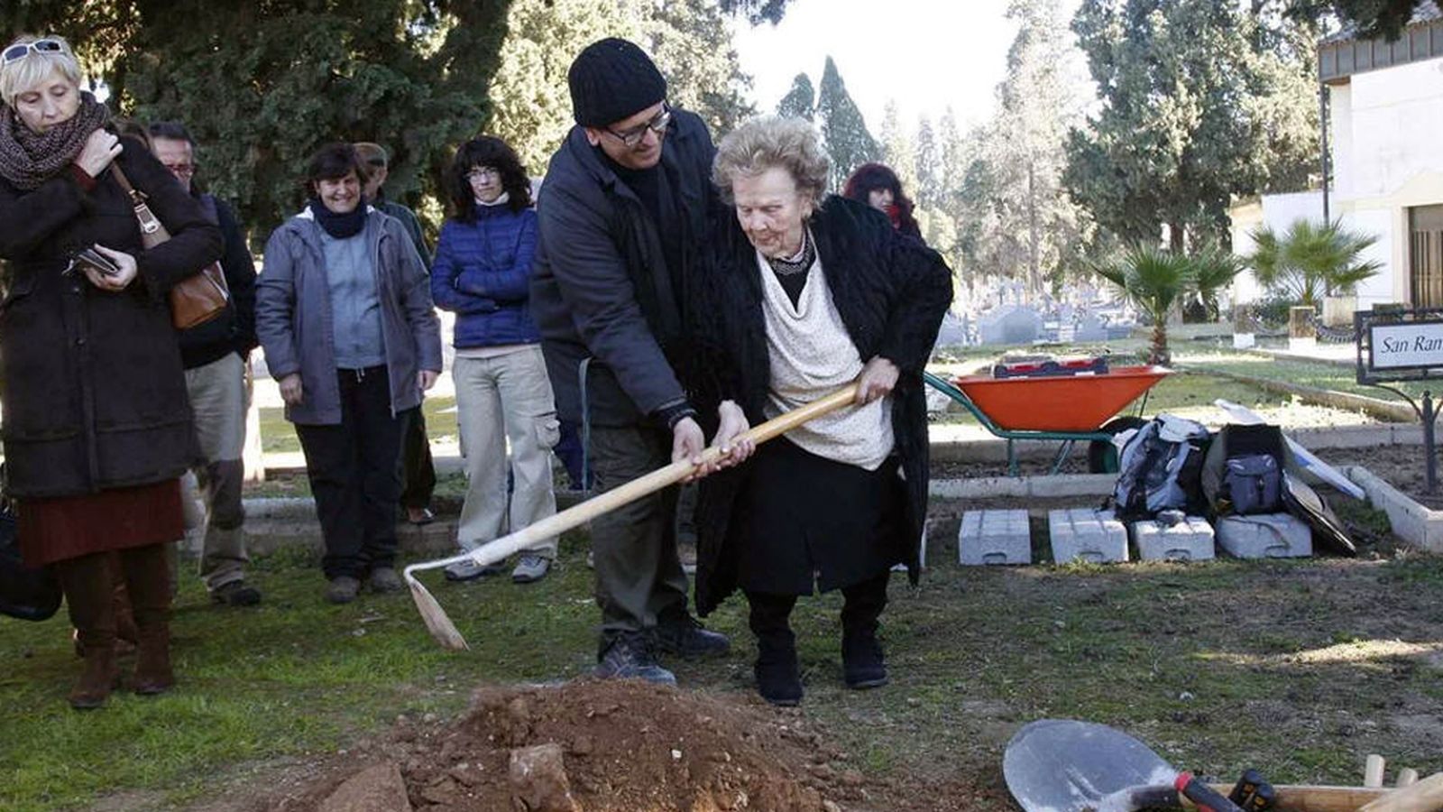 Memoria Dejadnos llorar mujer