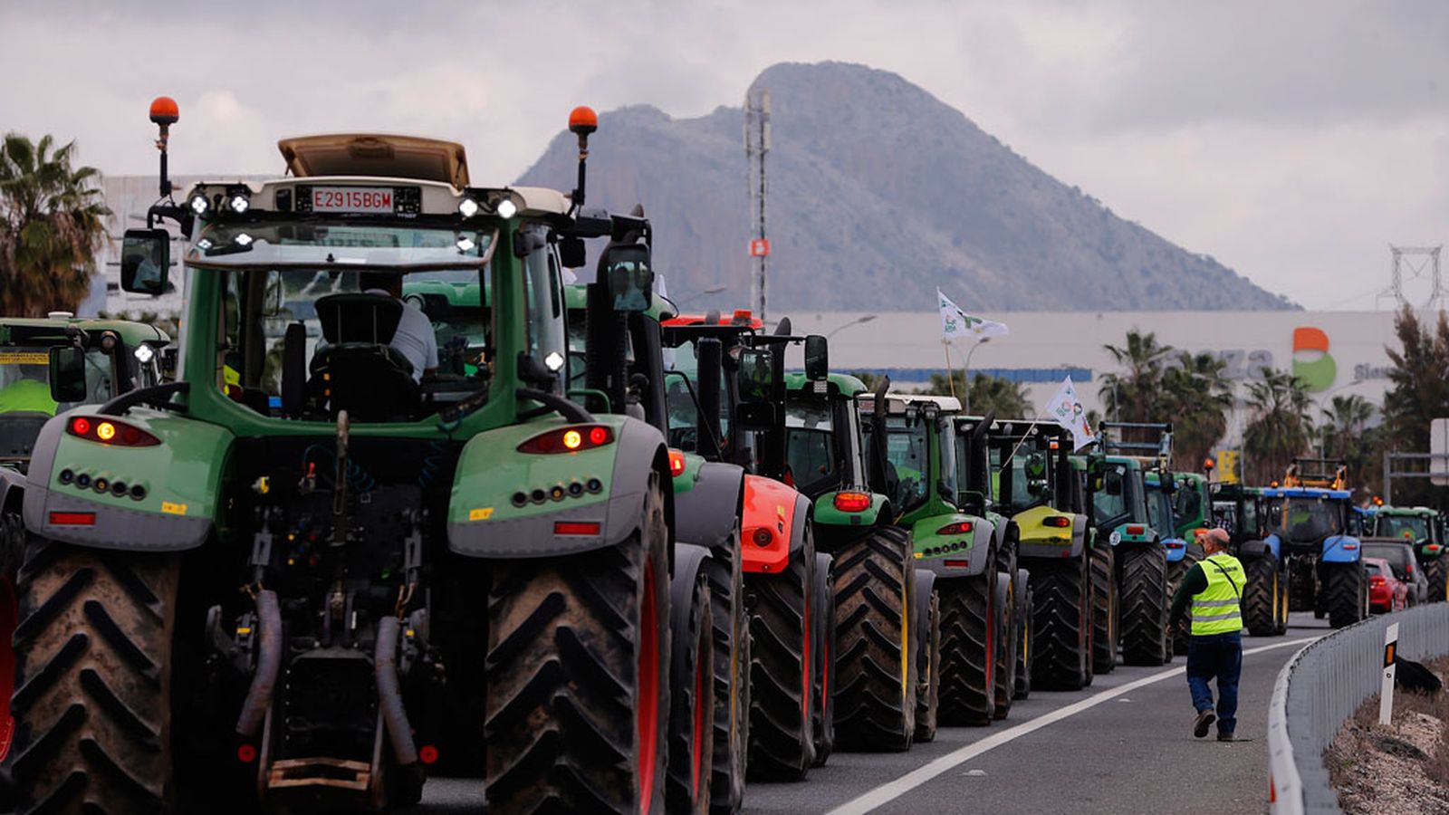 Agricultores tractorada Antequera 1