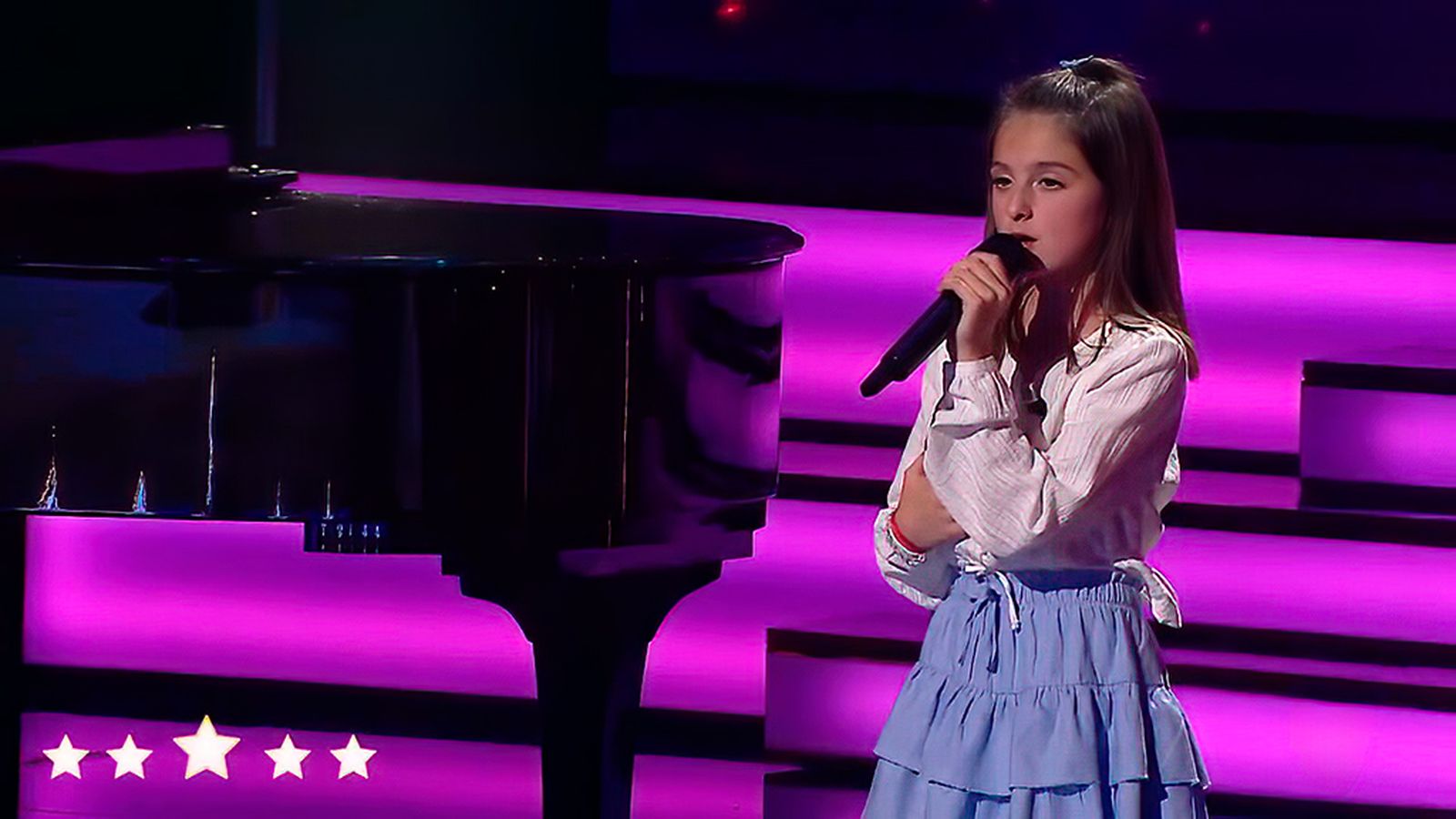 Alejandra España pone mucho corazón a La despedida que la lleva a la fase de desafíos