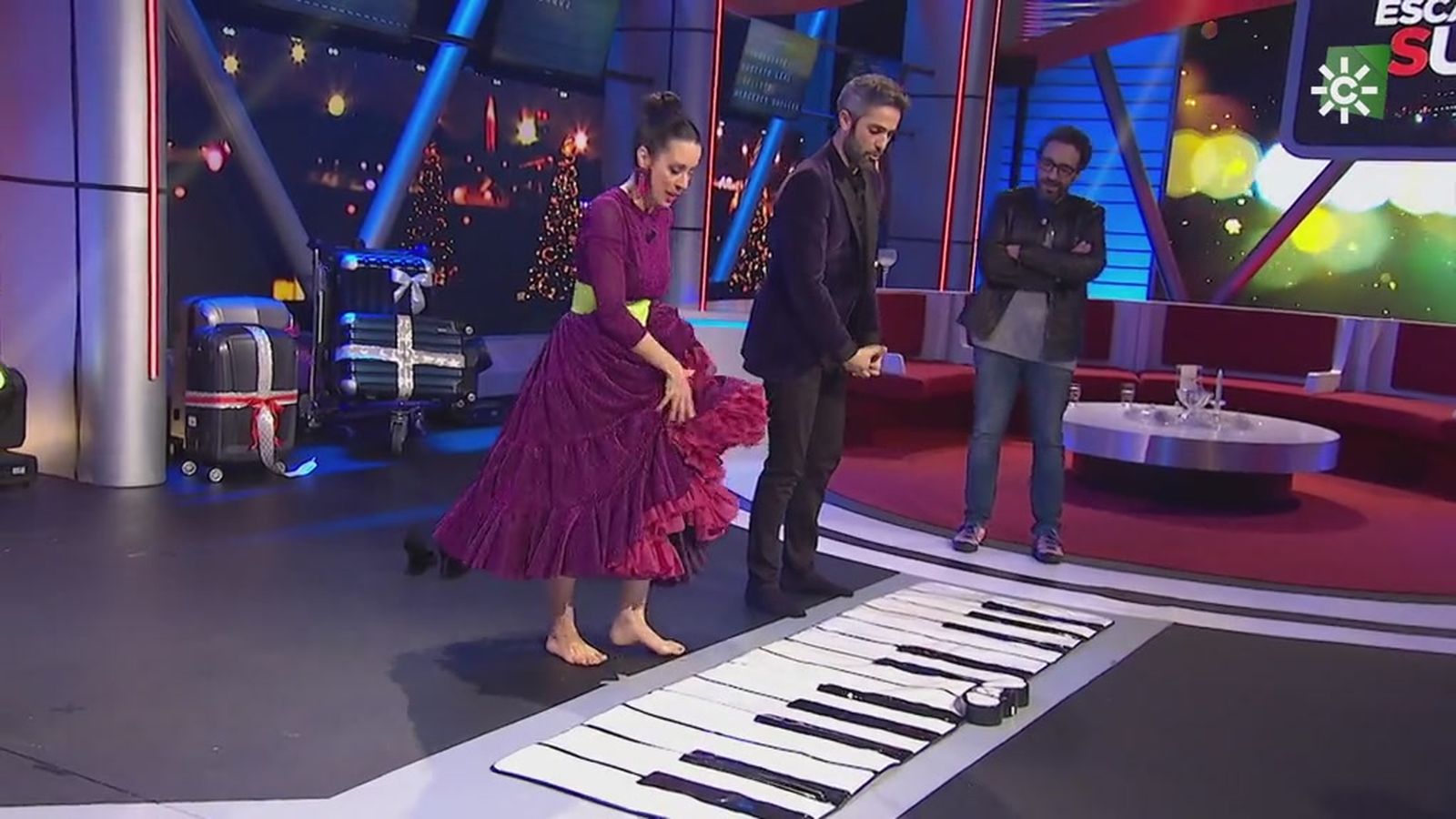 Roberto Leal nos sorprende tocando el piano con los pies