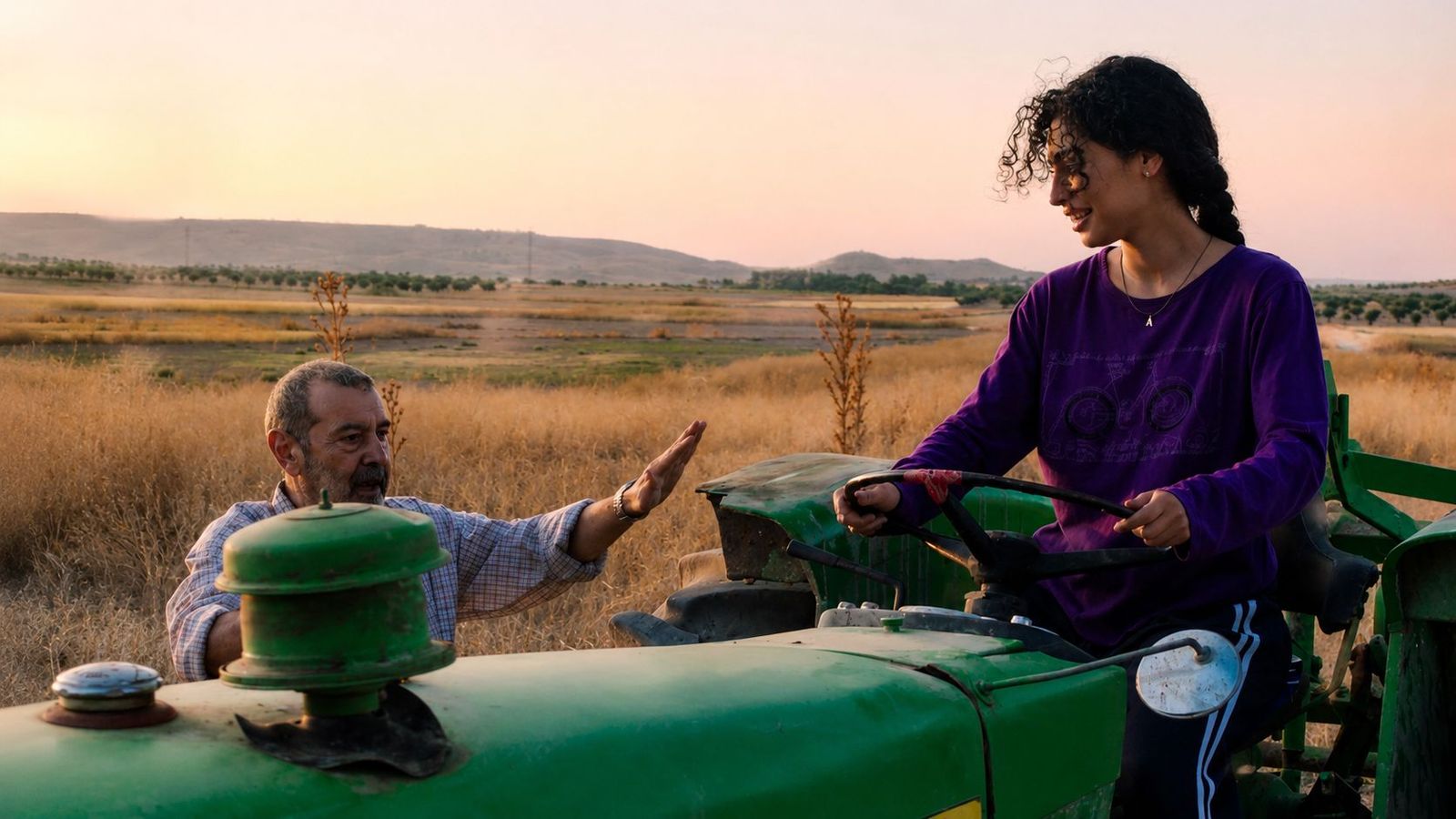 Mina El Hammani y Manuel Morón protagonizan "La tierra de Amira".