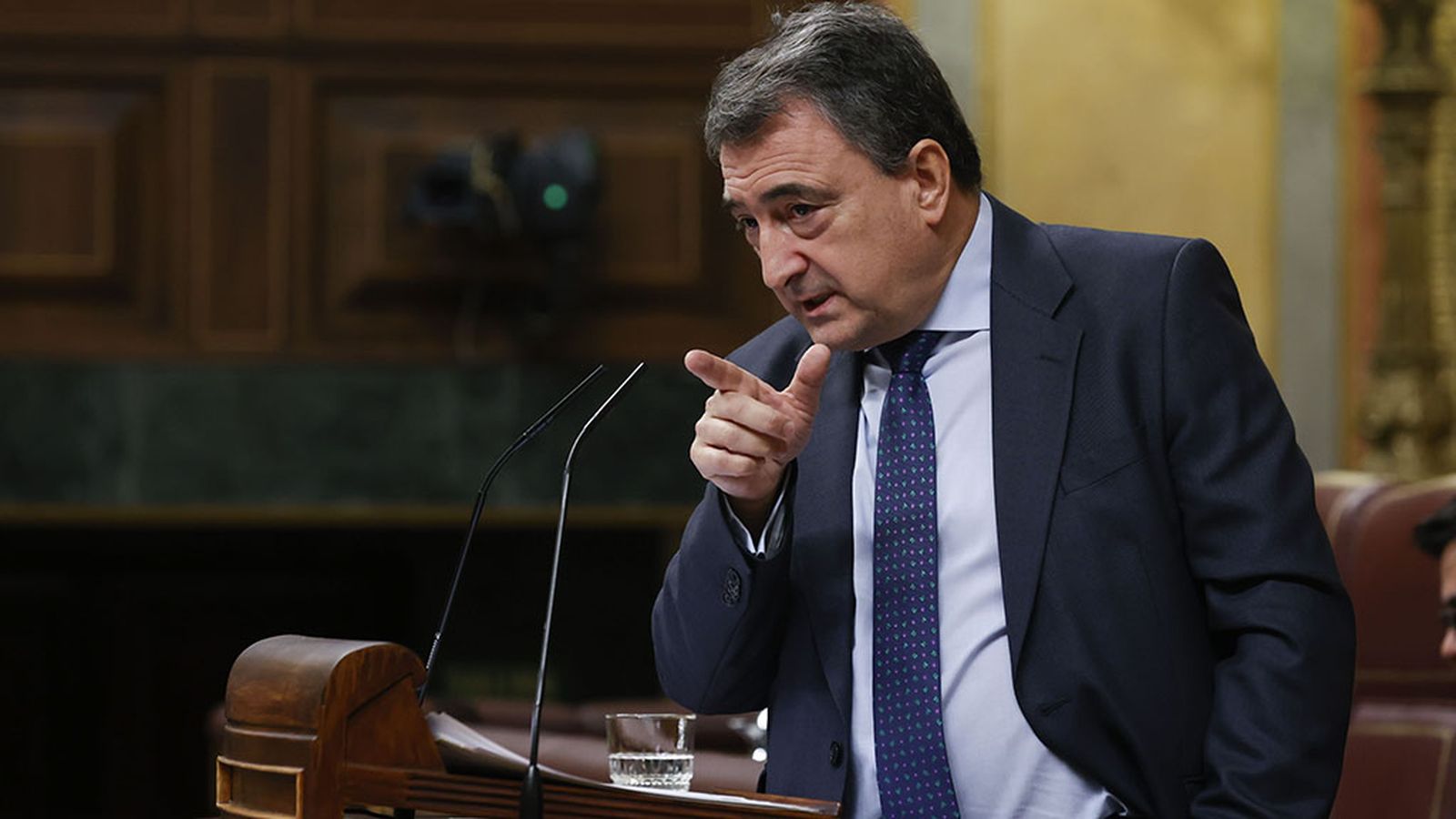 El portavoz del PNV, Aitor Esteban, en el debate de investidura