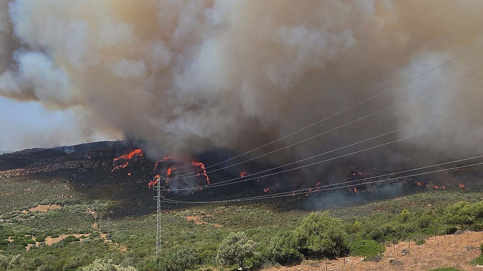 Incendio en Tarifa y Atlanterra