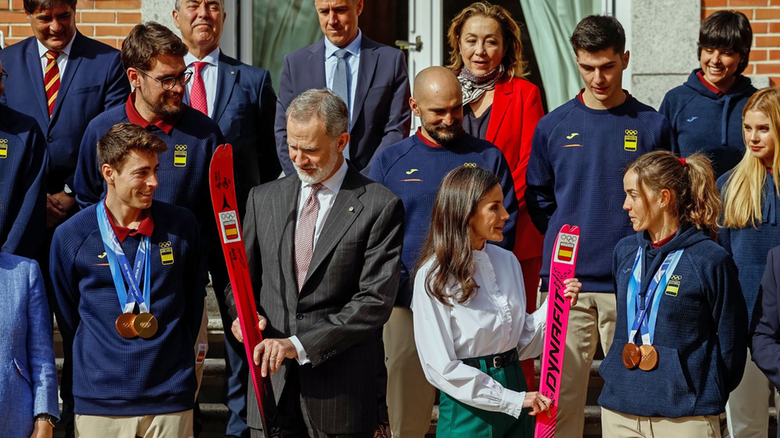Los medallistas olímpicos Ana Alonso y Oriol Cardona, recibidos por los reyes y Pedro Sánchez