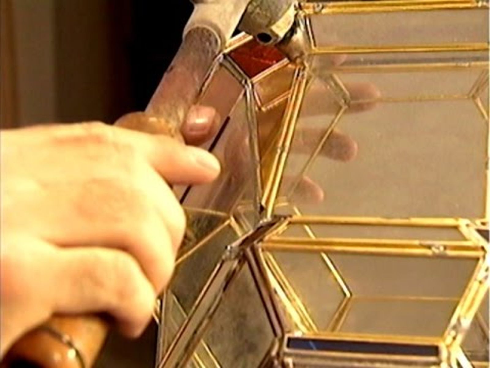 Fabricación artesana de faroles artísticos