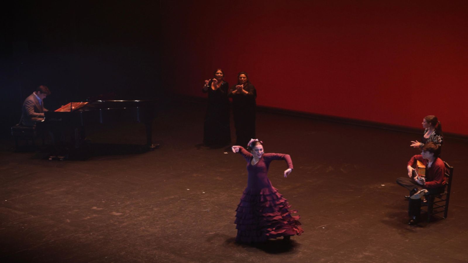 Artistas participantes en una de las galas del Circuito Andaluz de Jóvenes Flamencos.