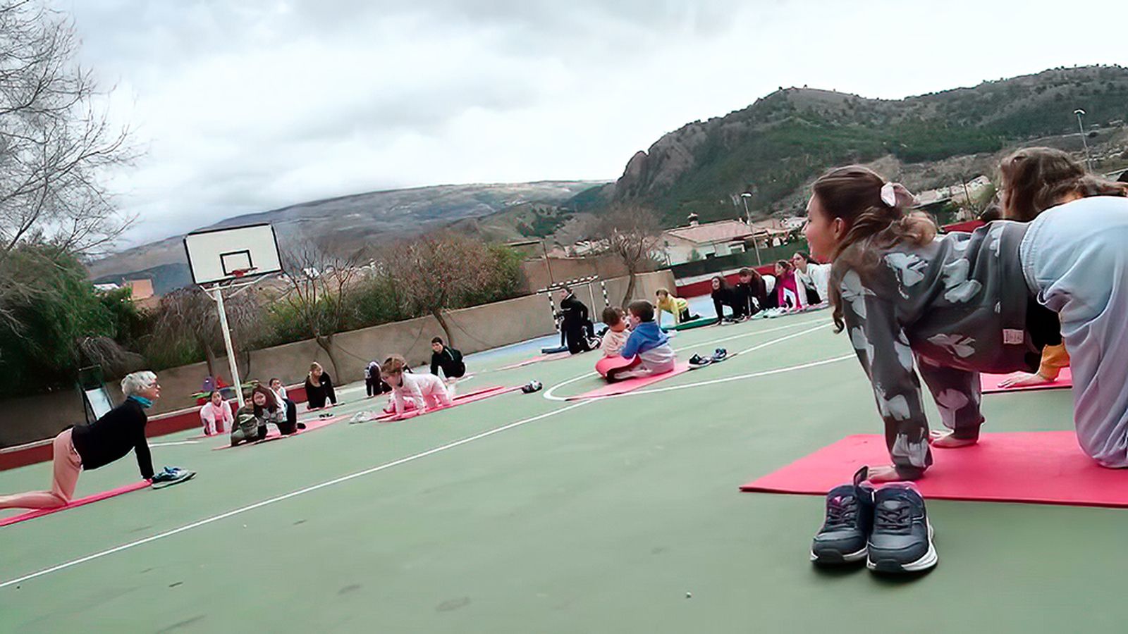 Las posturas con nombres de animales para enseñar yoga a los escolares
