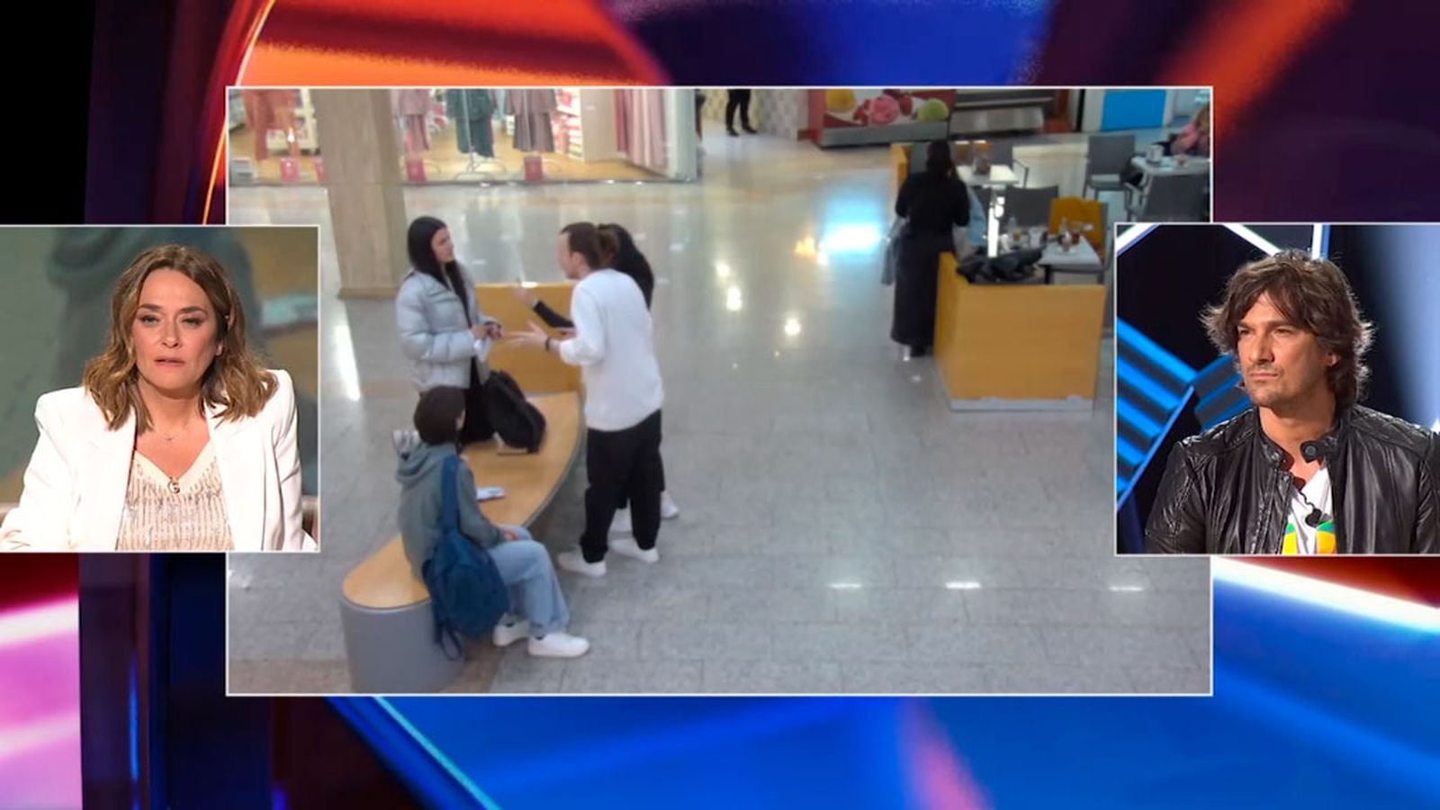 Un joven se enfrenta a dos chicas que acosan a una compañera del instituto