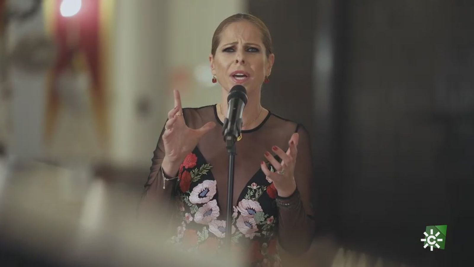 Pastora Soler canta a solas a la Virgen del Rocío