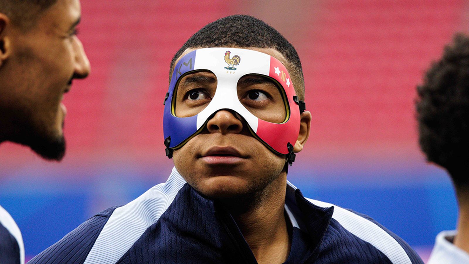 Mbappé ya tiene su máscara