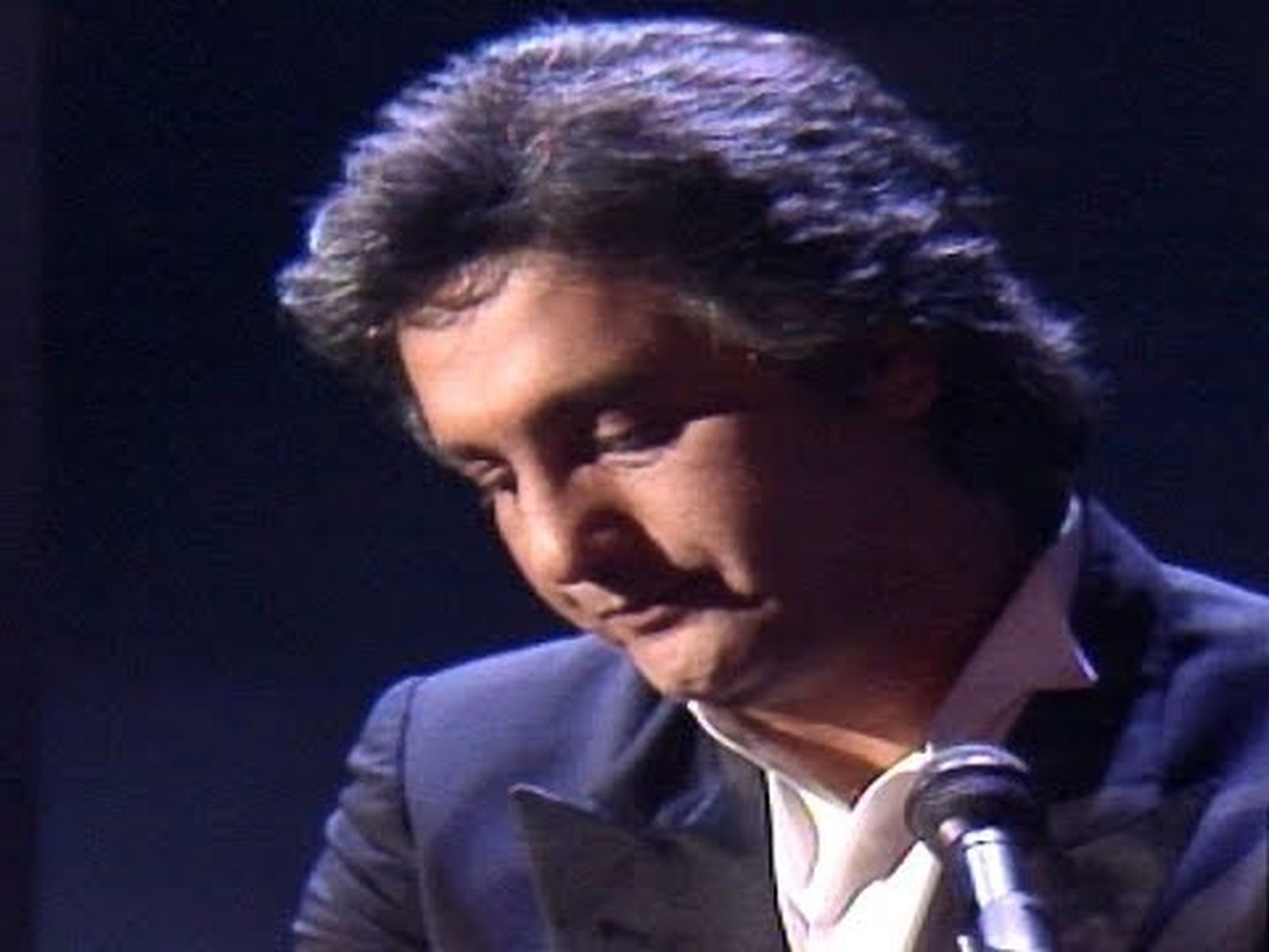 Chiquetete canta sevillanas Carmen la de Triana