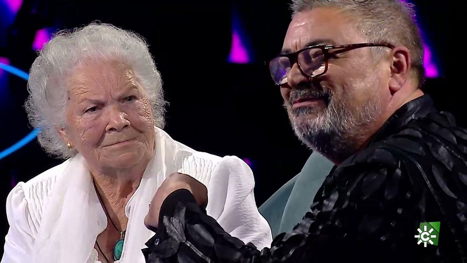 La madre de Antonio Canales ha cumplido su sueño de ser artista a través de él