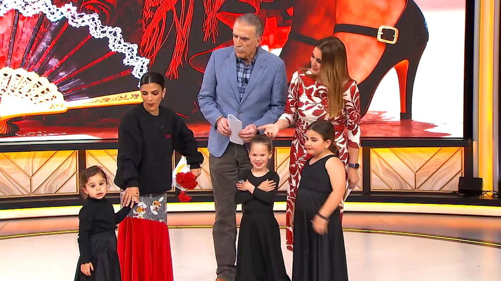 Entre juegos, dibujos y colores, así descubren el compás flamenco las más pequeñas