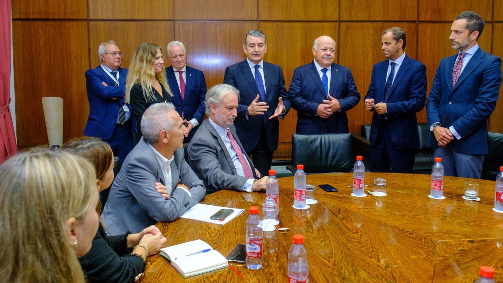 conejo con consejero