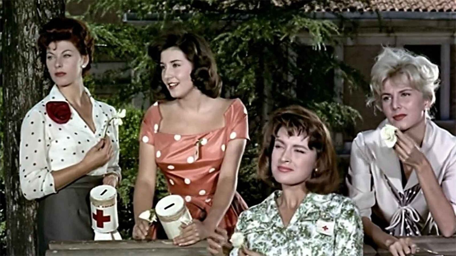Comunicación Cine Las Chicas de la Cruz Roja Foto