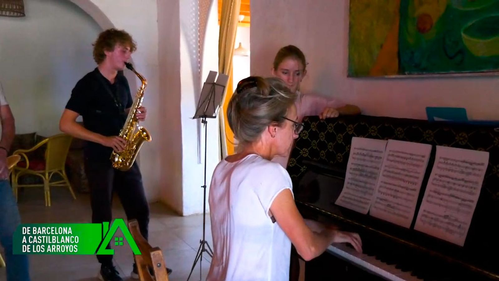 Una escapada rural le cambió la vida y se instaló en Castilblanco de los Arroyos donde imparte clases de música